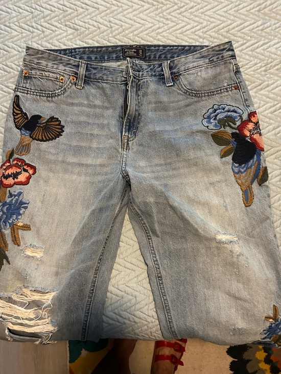 Abercrombie & Fitch Denim - Bohemian Abercrombie&Fitch distressed and embroidered Jeans size 14